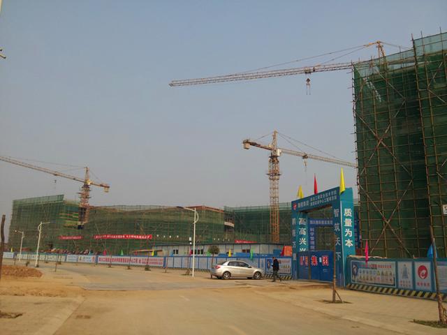 管理实训中心和旅游实训中心施工现场近景