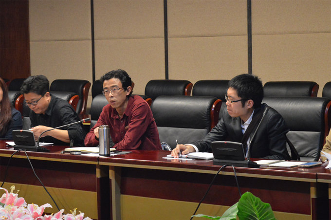 学院副院长肖峰对思政部教师提出希望