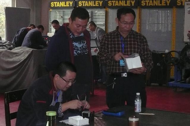 图三:汽车修理工高级工资格操作考核
